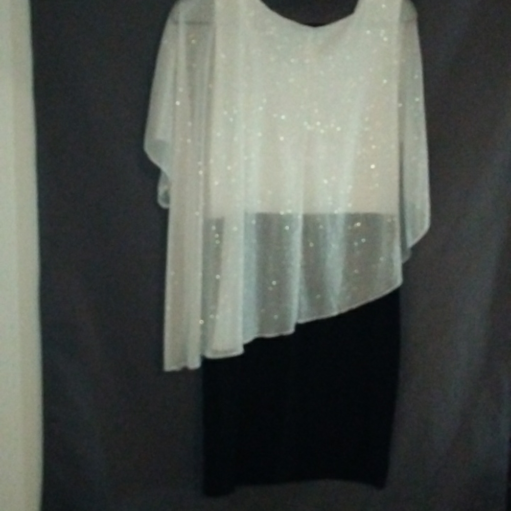 Dress - Picture 6 of 9